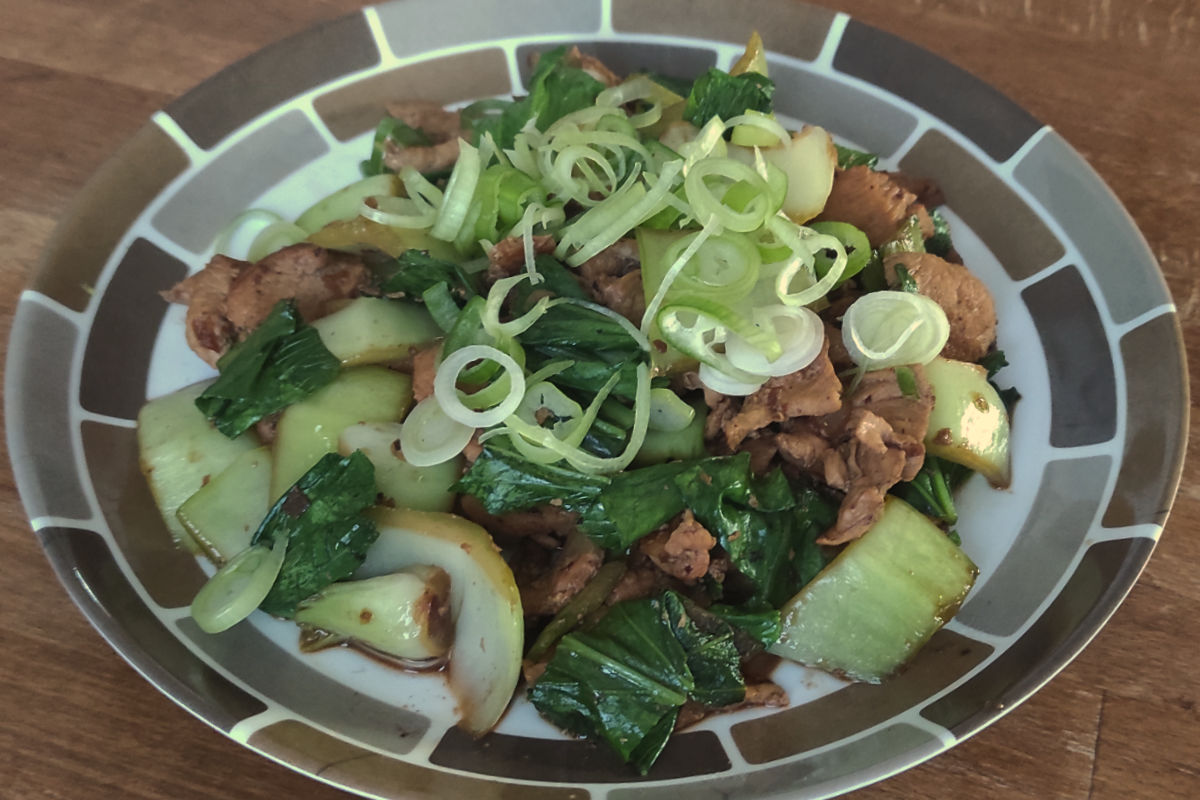 Poulet sauté au bok choy