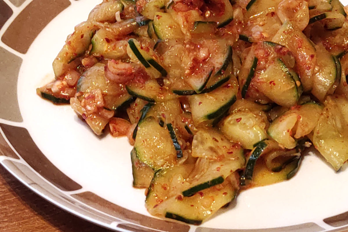 Salade de concombre épicée (Oi muchim)